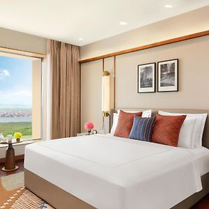 Premium Room King Bed Marine Drive View